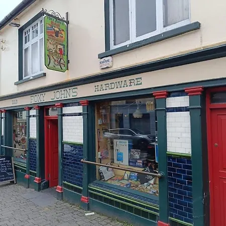 Escape -2 Bed -sleeps 4 *