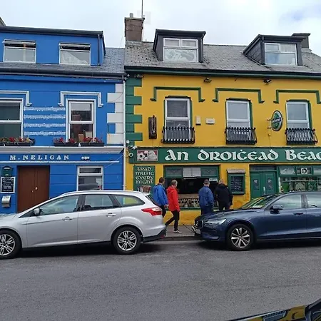 Escape -2 Bed -sleeps 4 丁格尔