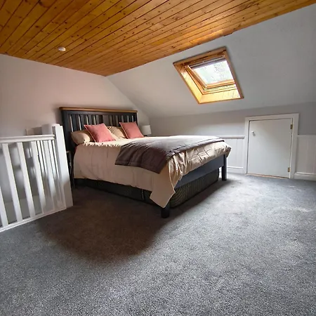 Escape -2 Bed -sleeps 4