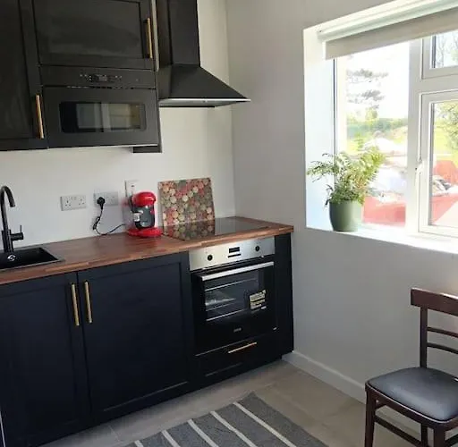 Escape -2 Bed -sleeps 4 *