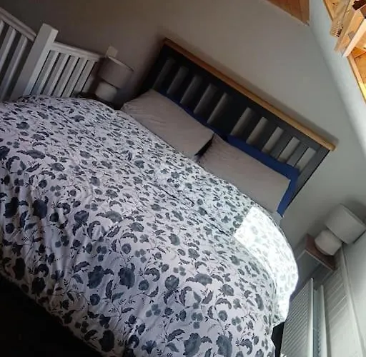 Escape -2 Bed -sleeps 4 Дингл