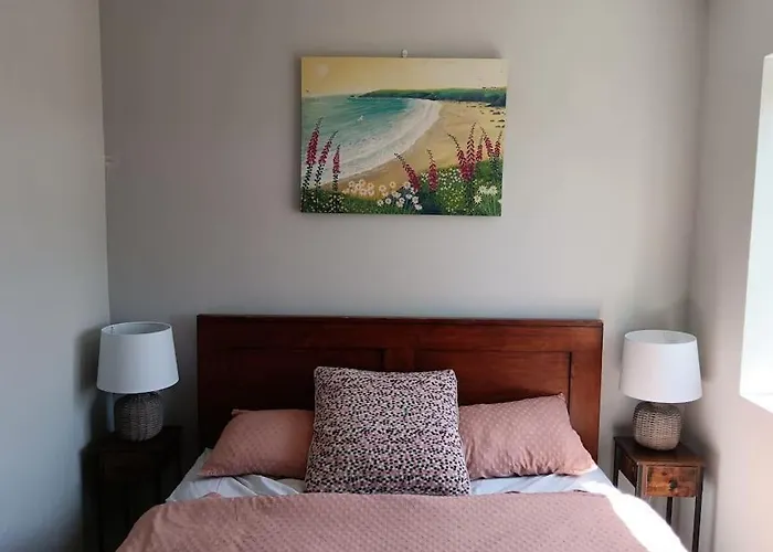 Escape -2 Bed -sleeps 4 * Дингл