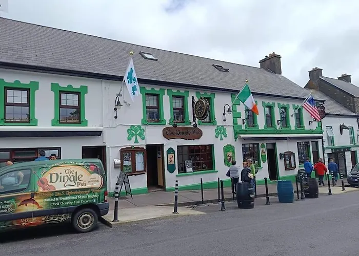 Escape -2 Bed -sleeps 4 * Dingle