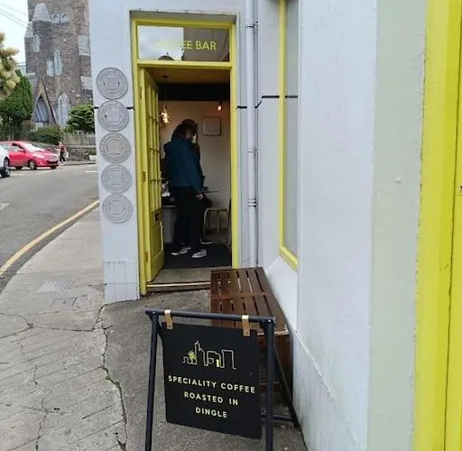 Escape -2 Bed -sleeps 4 *