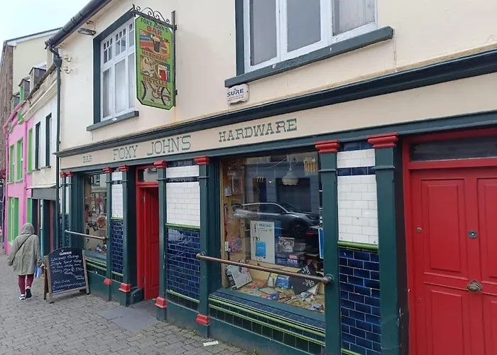 Escape -2 Bed -sleeps 4 *