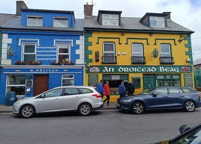 Escape -2 Bed -sleeps 4 Dingle